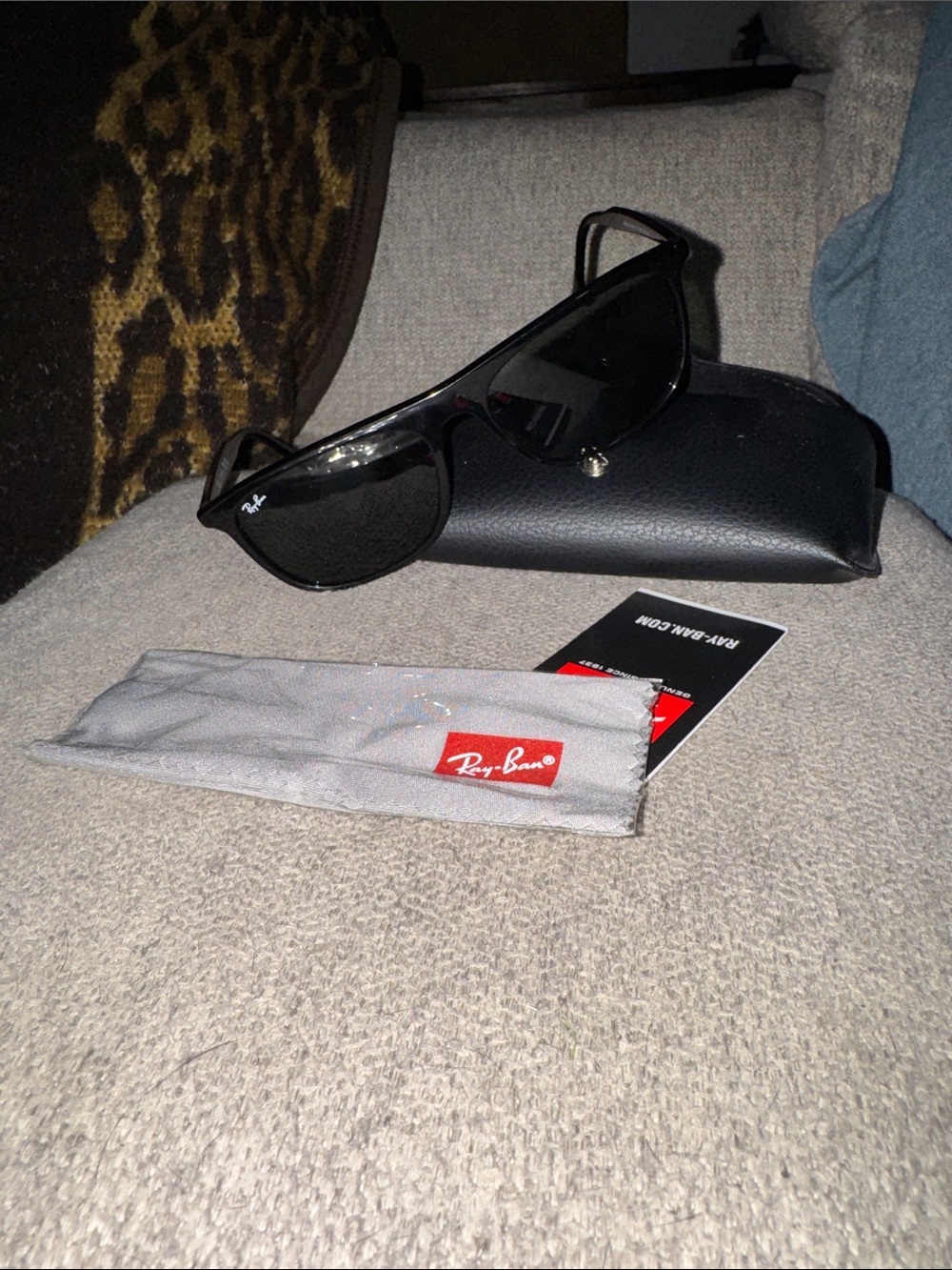 Ray-Ban Men’s Black Sunglasses RB2216 Unisex sunglasses new w/out the box!
